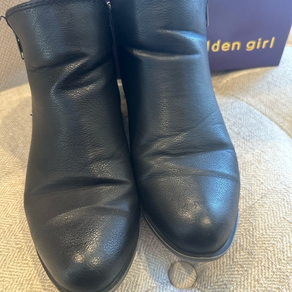 Madden Girl Boleroo Black Ankle Boots size 8.5 - Picture 4 of 15